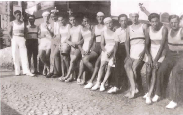 Canoisti sul Ponte Vecchio